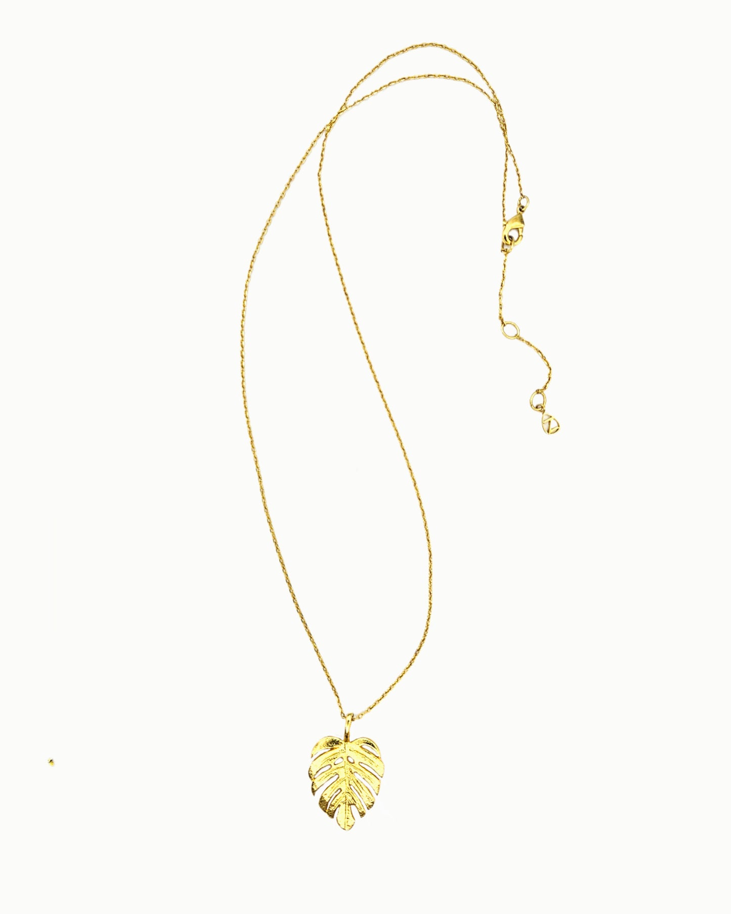 MONSTERA LEAF PENDANT NECKLACE