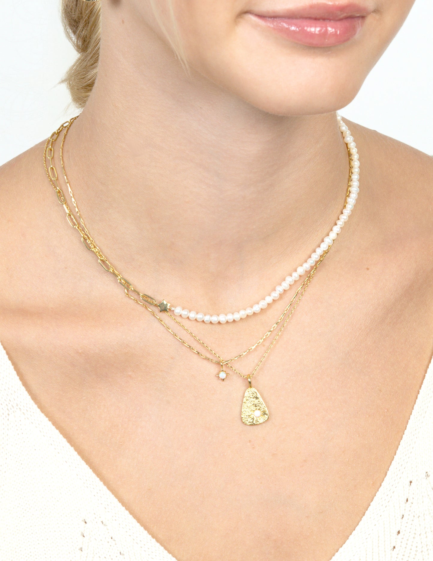 TINY STAR OPAL NECKLACE