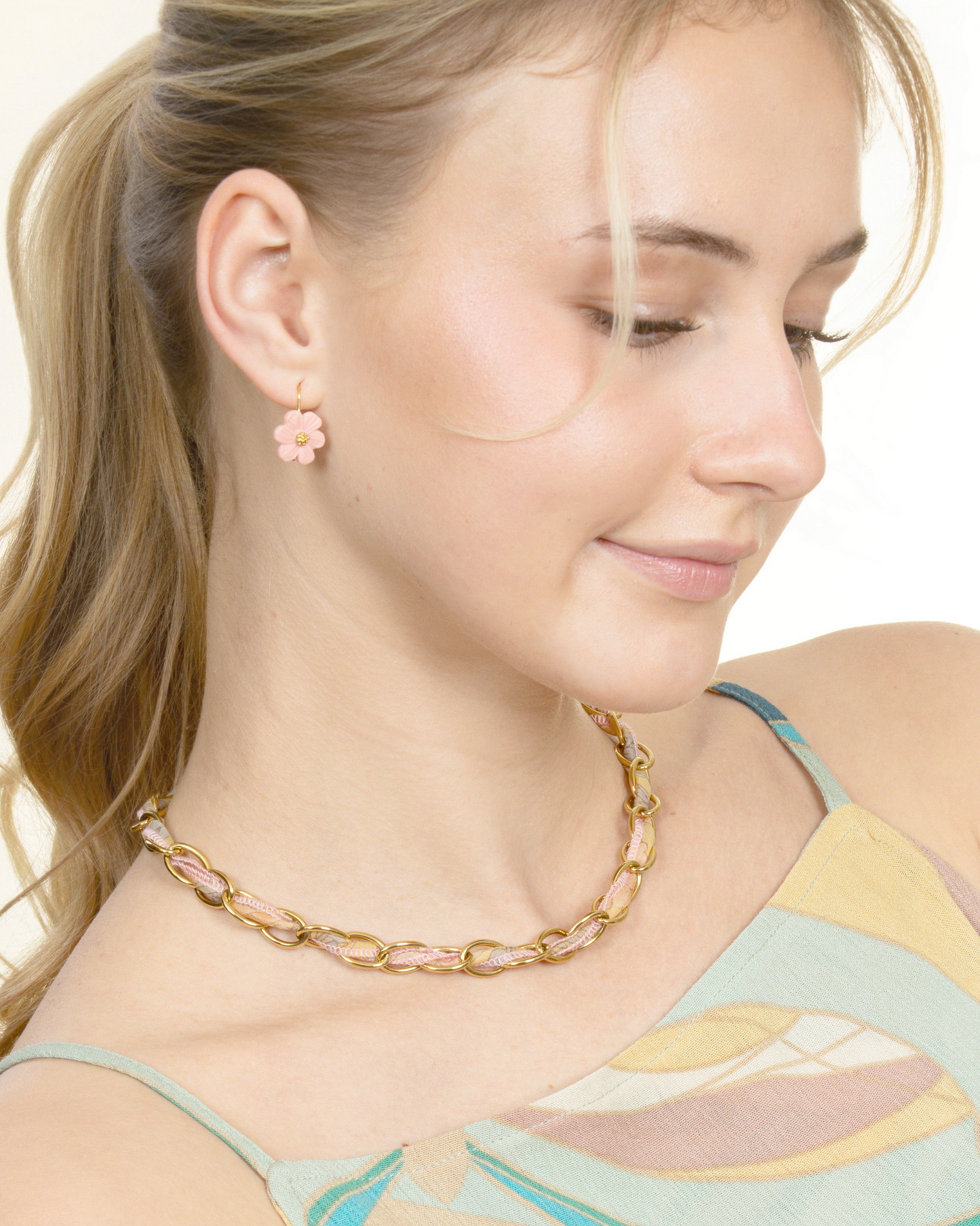 BLUSH BLOOM EARRINGS