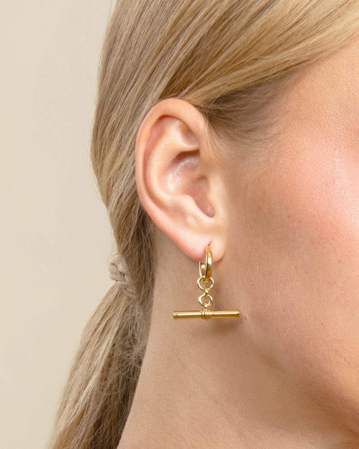 T BAR HUGGIE EARRINGS-Gold