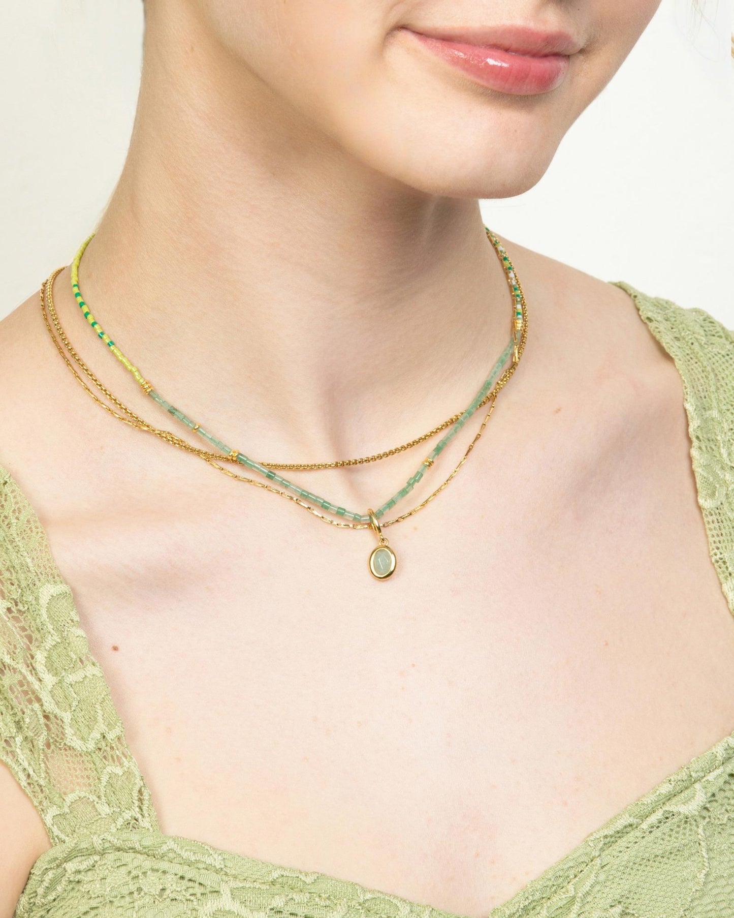 FOREST GREENS GEMSTONE NECKLACE