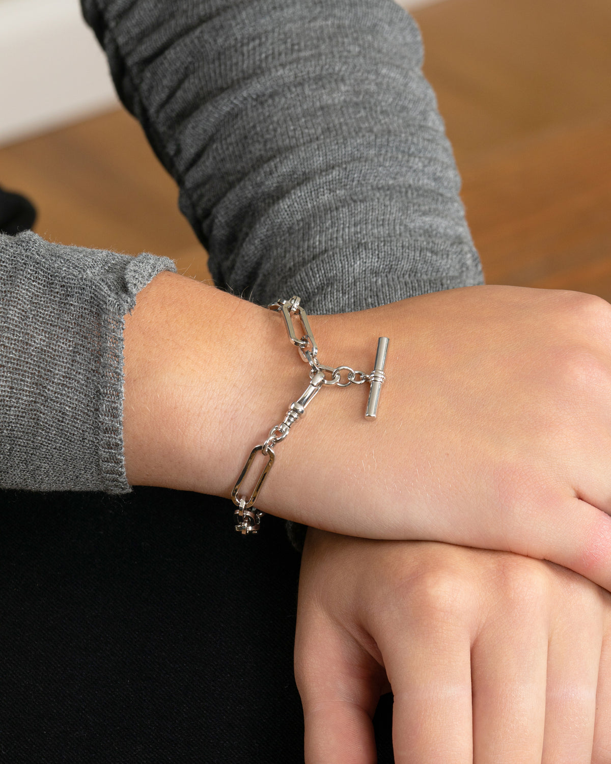 T BAR CHAIN BRACELET-Platinum