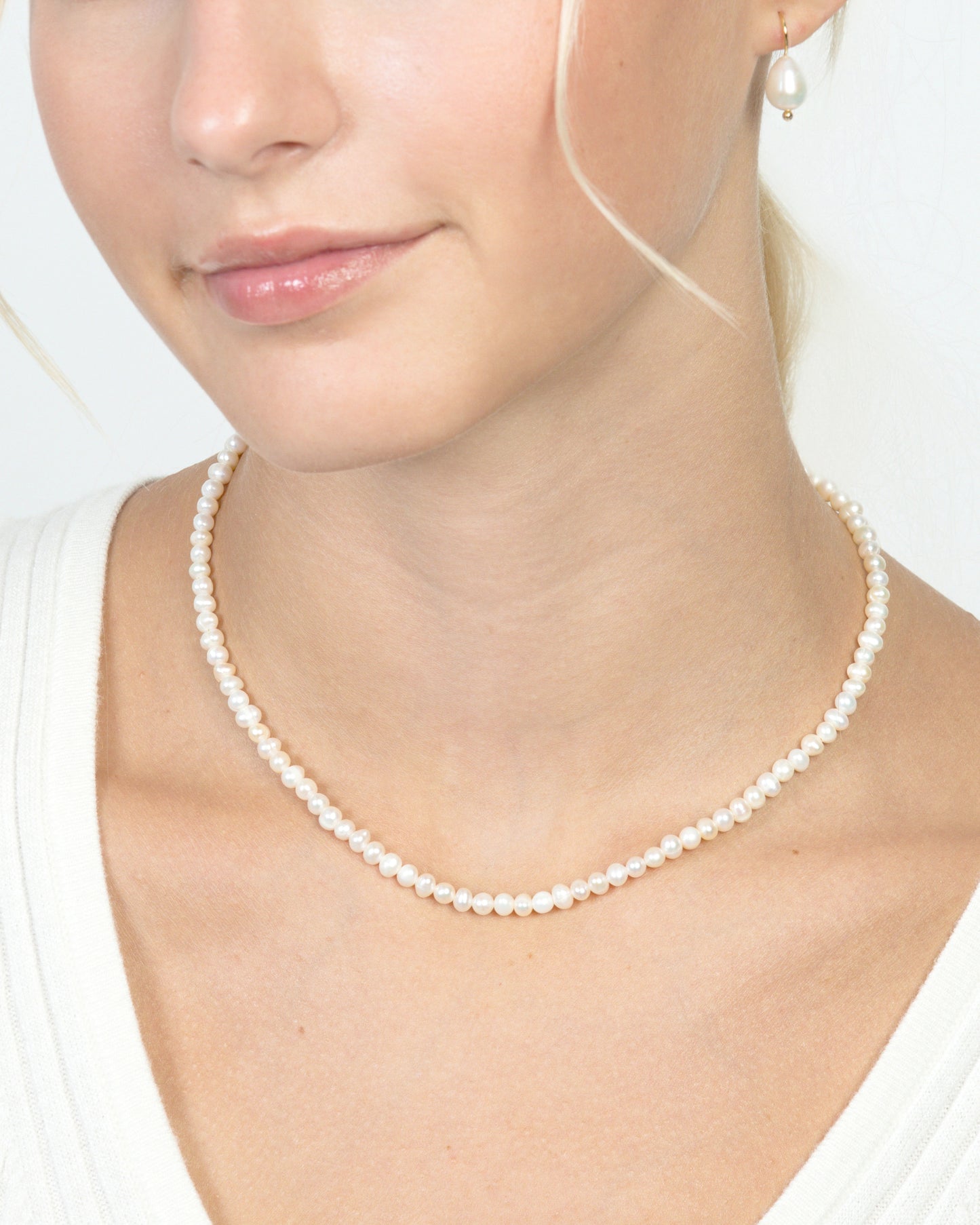 PEARL CHARM HOLDER NECKLACE
