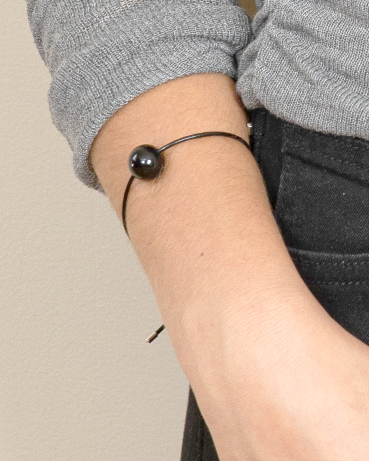 GEMSTONE CORD BRACELET-Black Agate