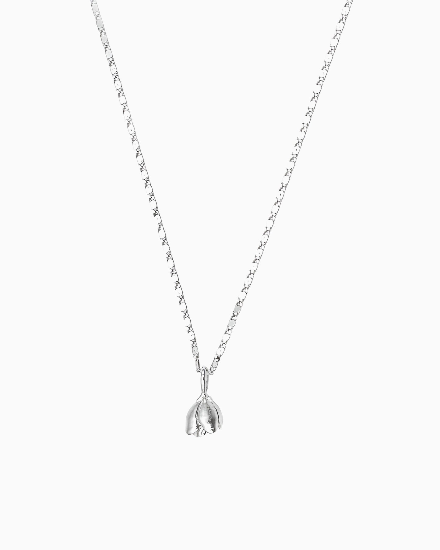 BLOOMING ROSEBUD NECKLACE