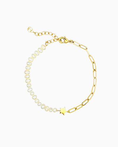 Pearl and paperclip chain bracelet with a polished star centerpiece in gold finish