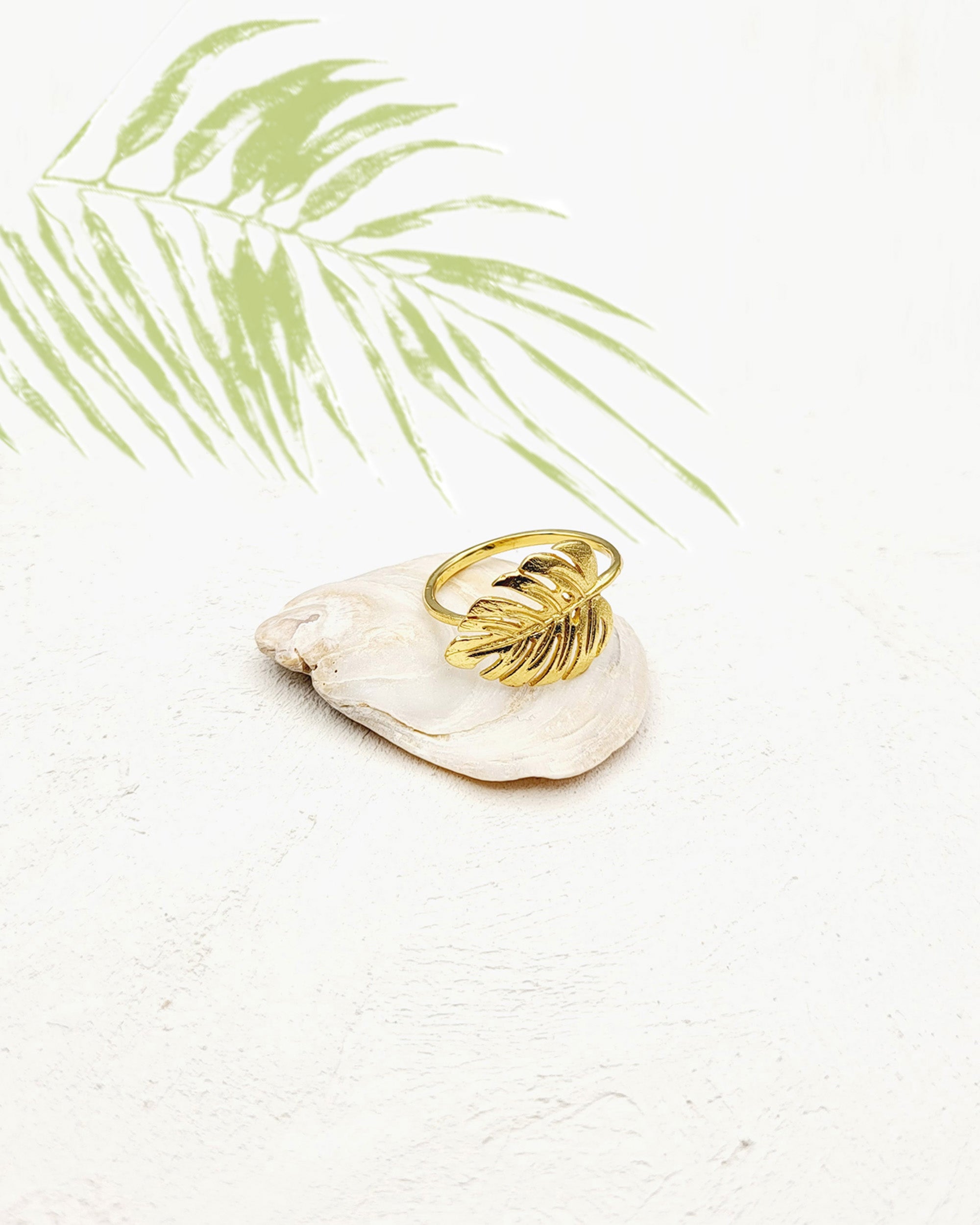 gold pvd plated monstera leaf adjustable ring