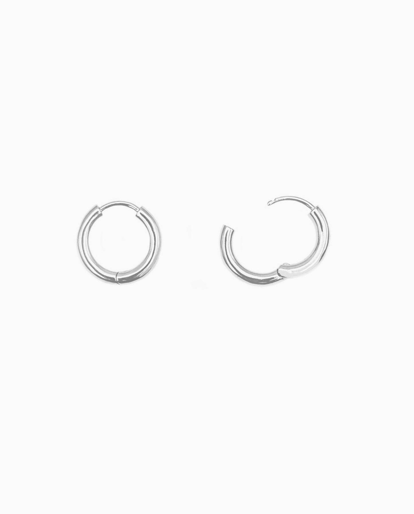 MEDIUM HUGGIE HOOP EARRINGS