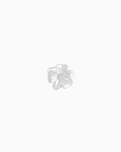 Gold flower adjustable ring with sculpted petal design