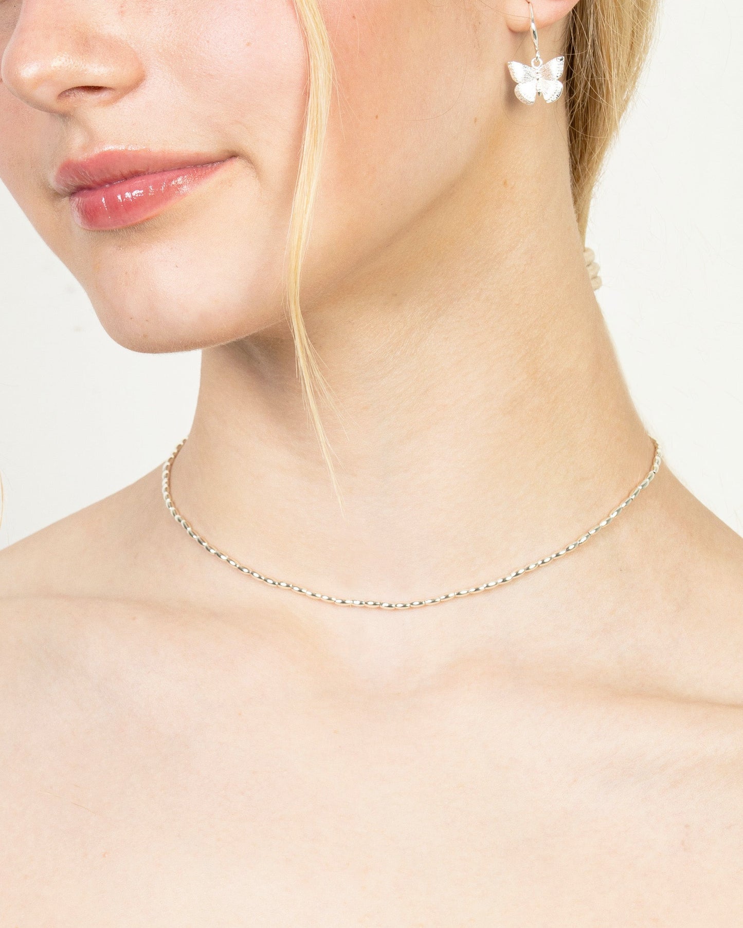 OVAL METAL BEADED CHOKER NECKLACE