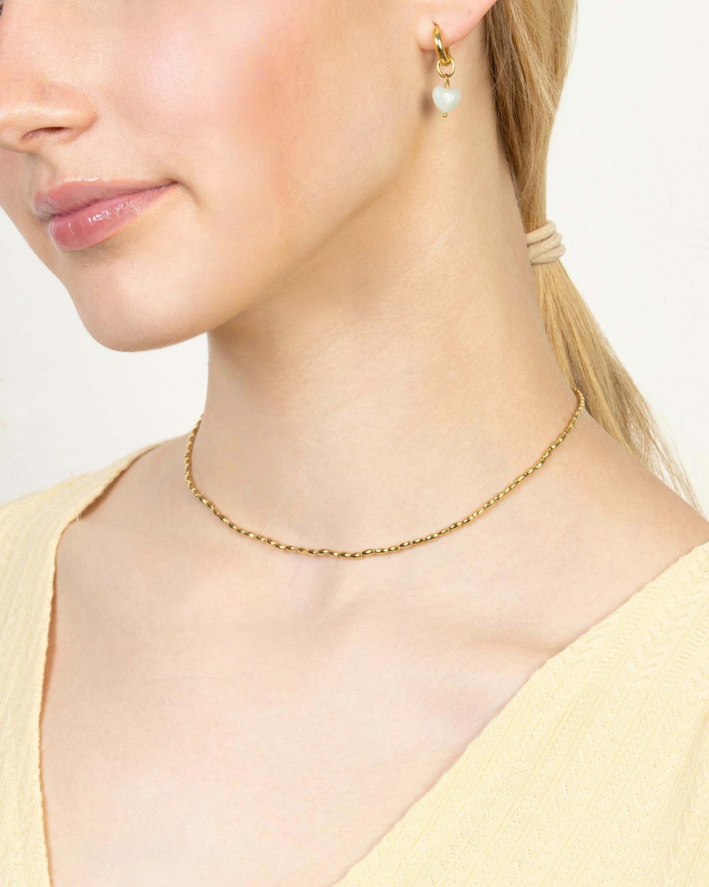 OVAL METAL BEADED CHOKER NECKLACE
