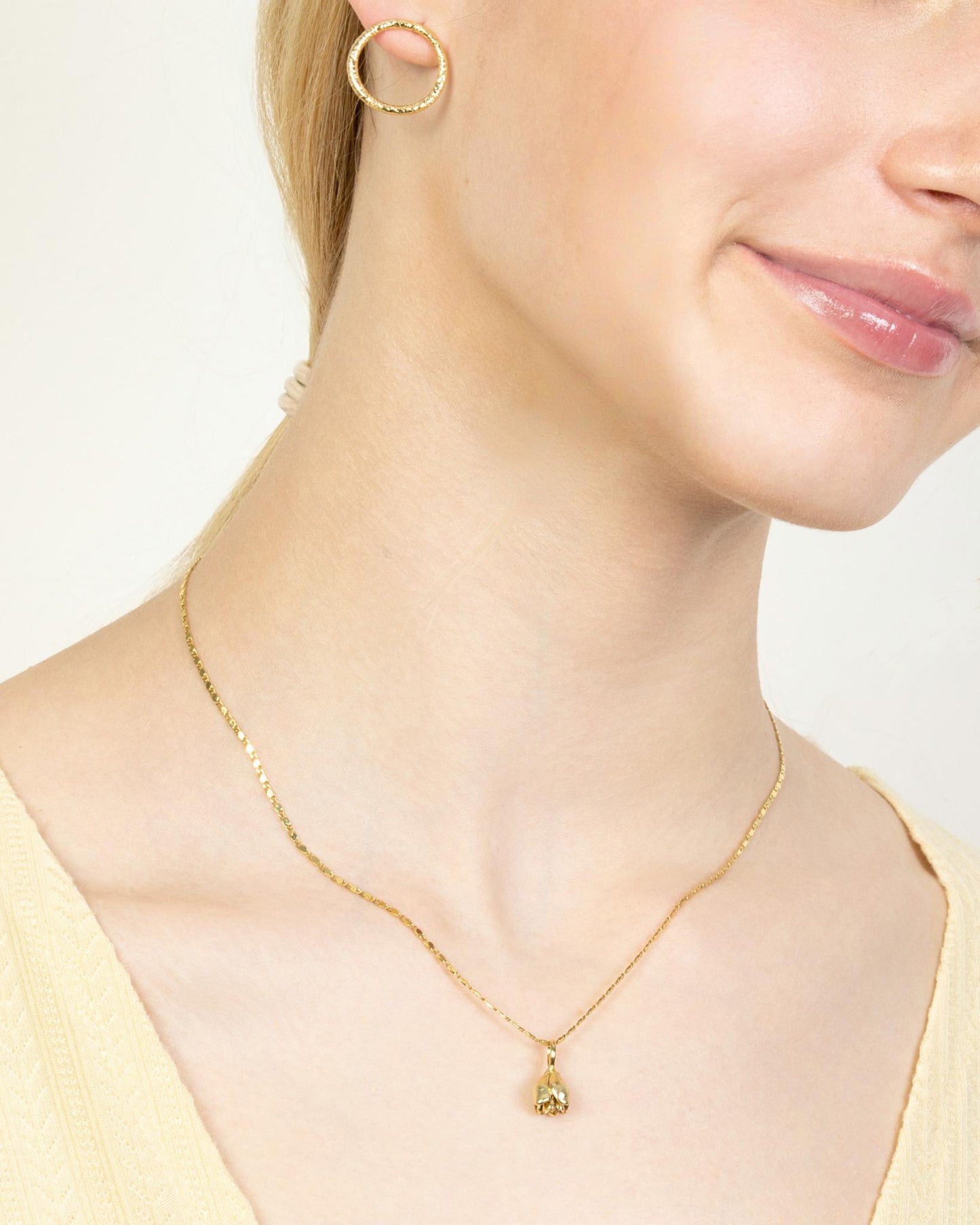 BLOOMING ROSEBUD NECKLACE