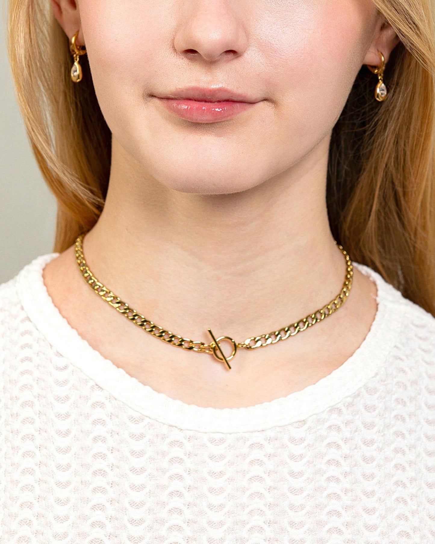CURB CHAIN CHARM HOLDER TOGGLE NECKLACE