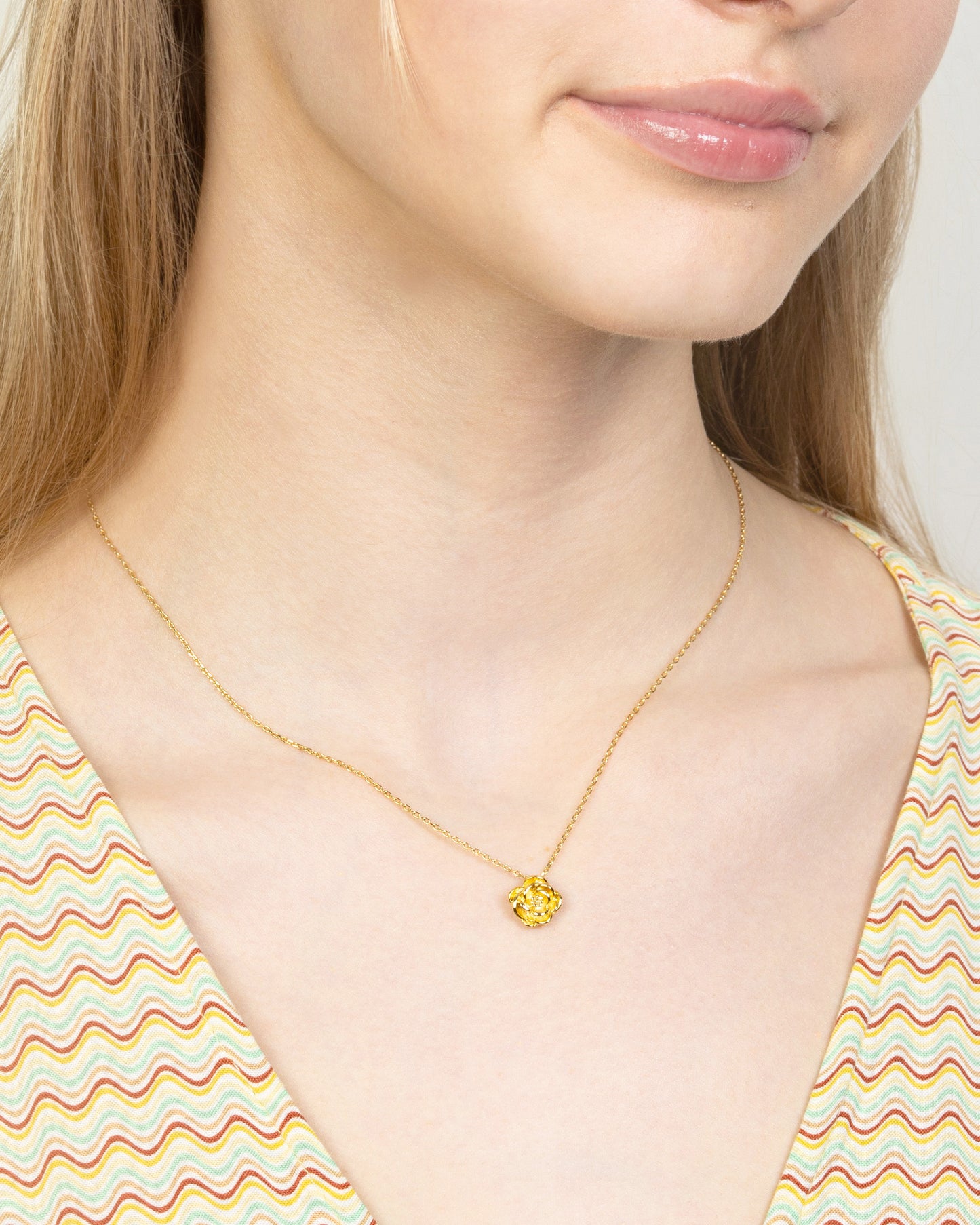 ROSE NECKLACE