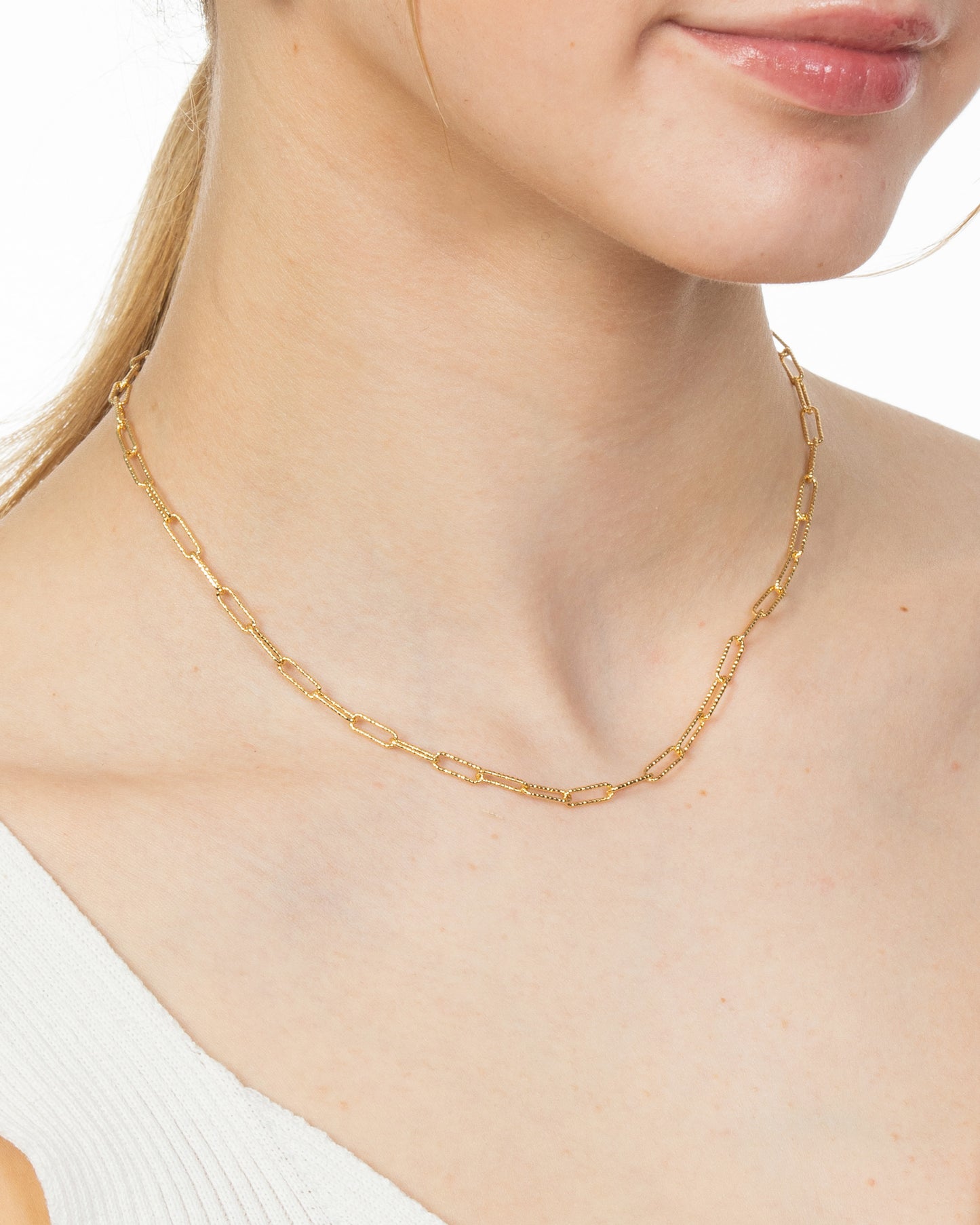 TEXTURED PAPERCLIP CHAIN NECKLACE