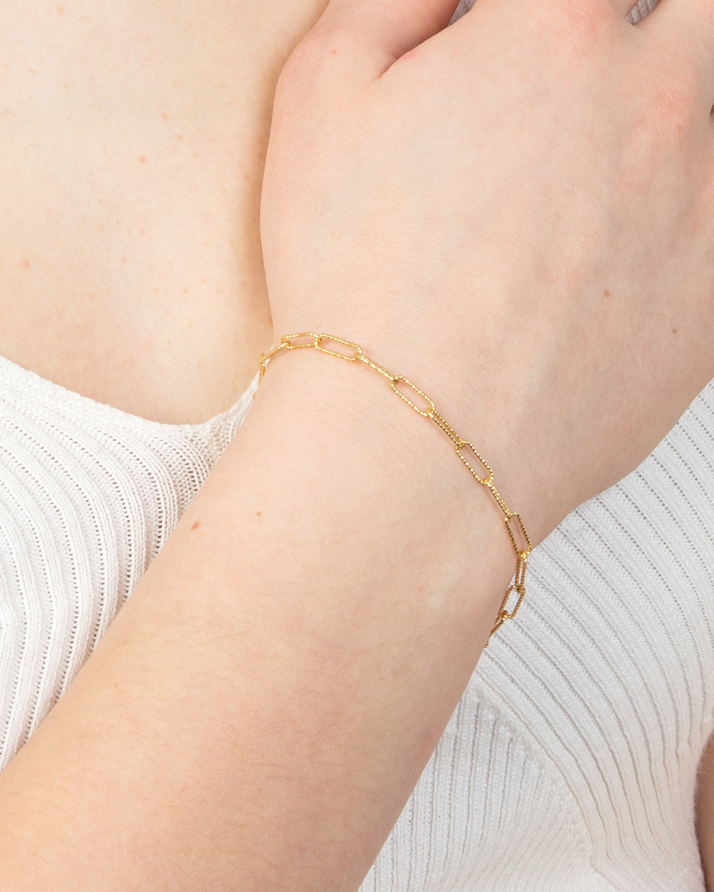 TEXTURED PAPERCLIP CHAIN BRACELET