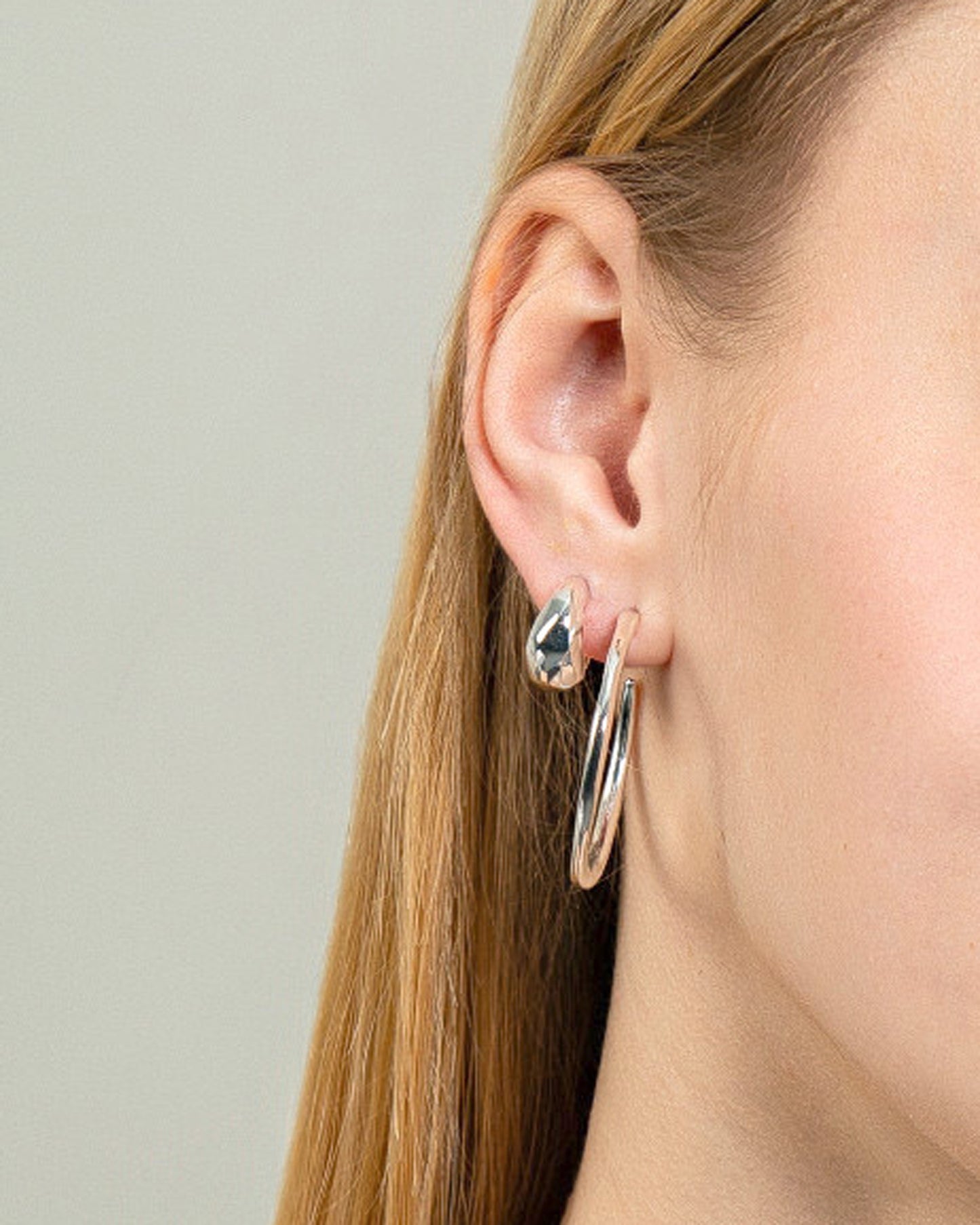 MOLTEN HOOP EARRINGS