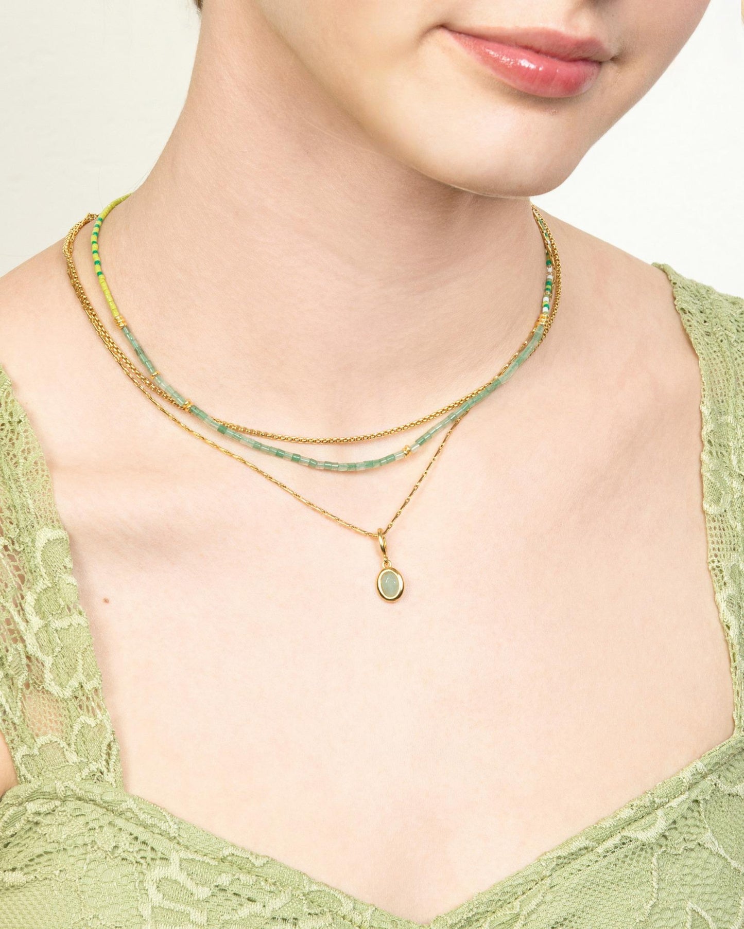 FOREST GREENS GEMSTONE NECKLACE