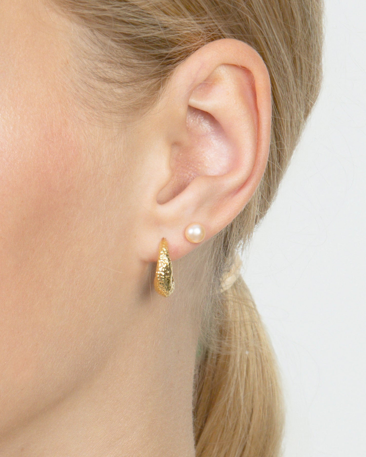 SOFT EROSION HUGGIE EARRINGS