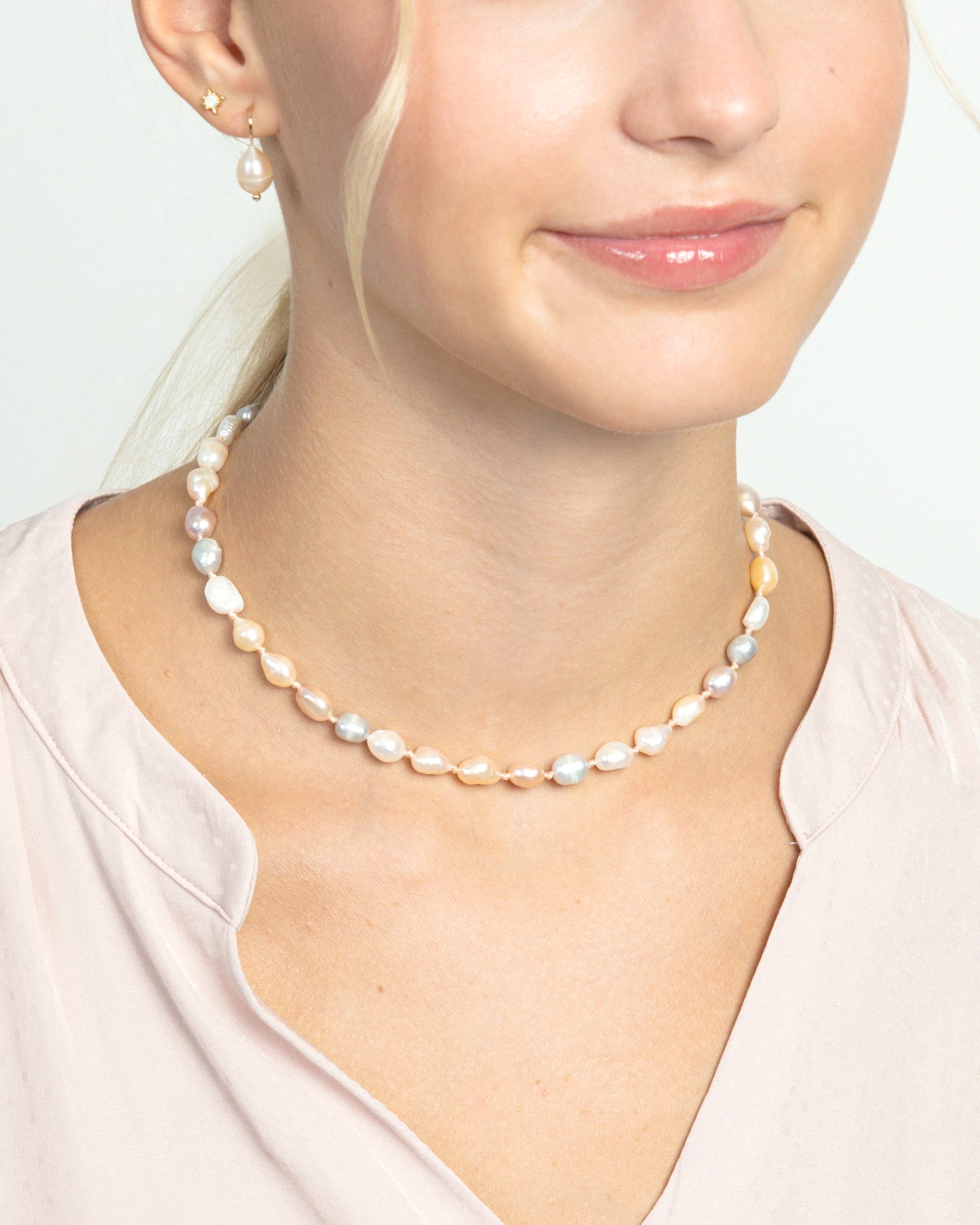MIXED PEARL NECKLACE