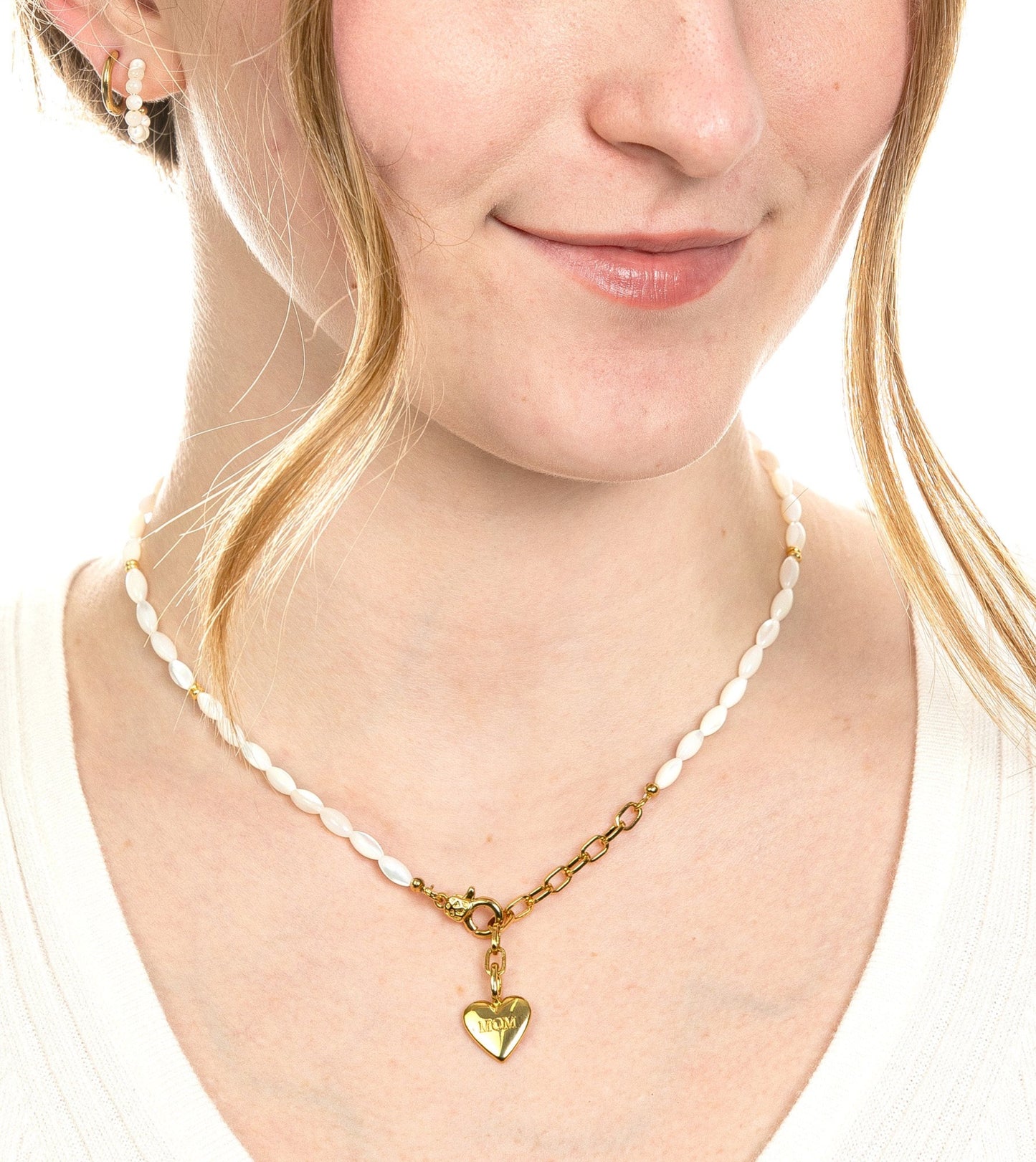 MOM ENGRAVED HEART CLIP-ON CHARM