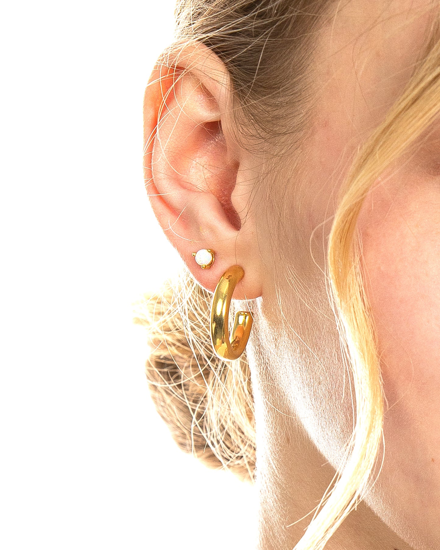 MEDIUM HOLLOW HOOP EARRINGS
