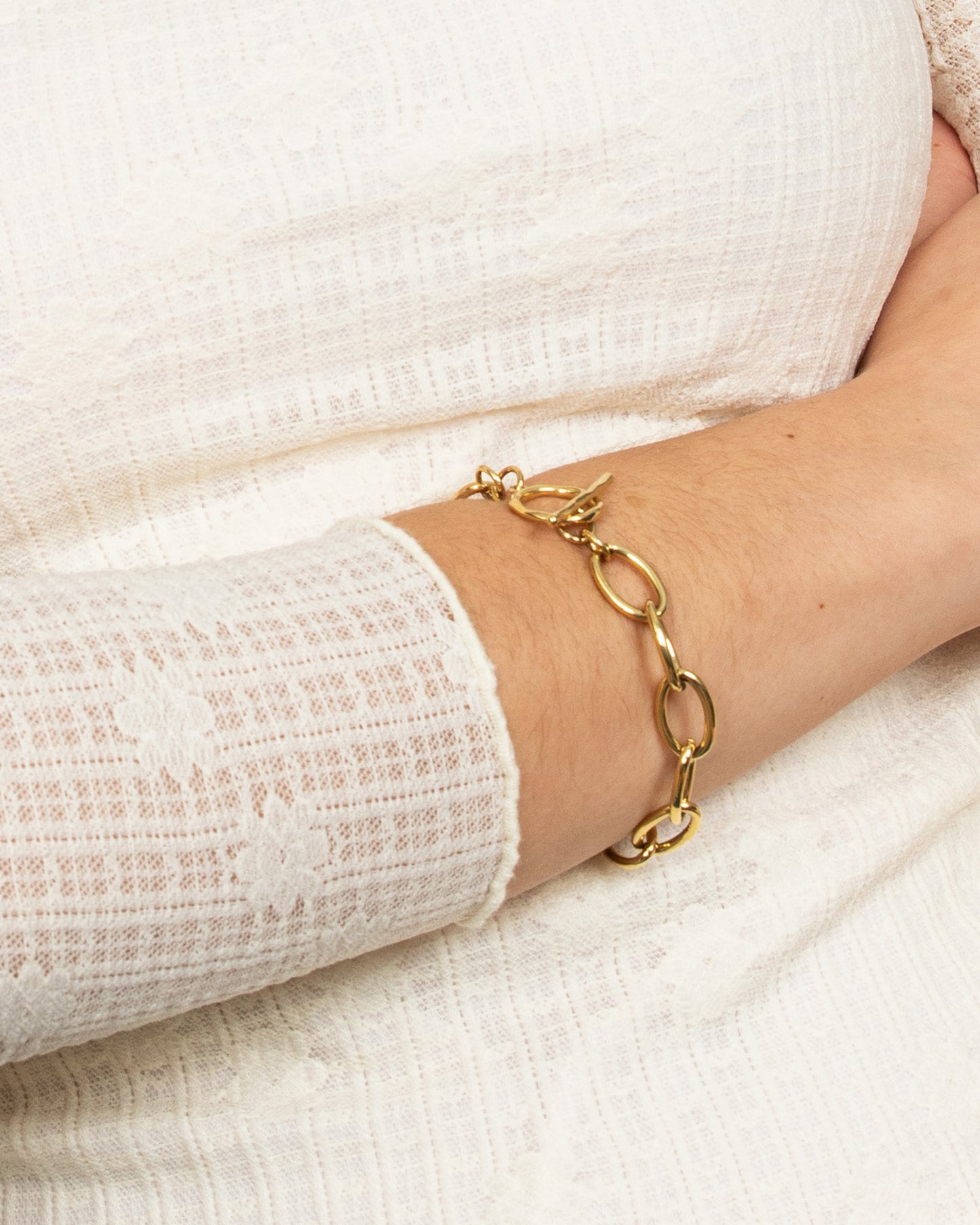 BOLD TOGGLE LINK CHAIN BRACELET