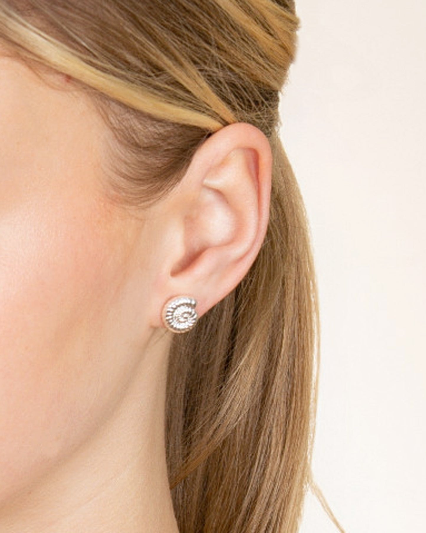 NAUTILUS STUD EARRINGS