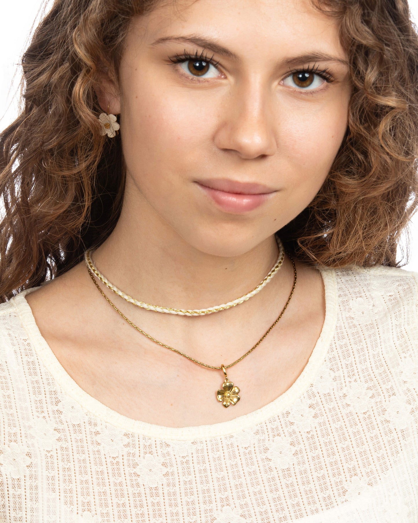 CREAM BLOOM CORD NECKLACE