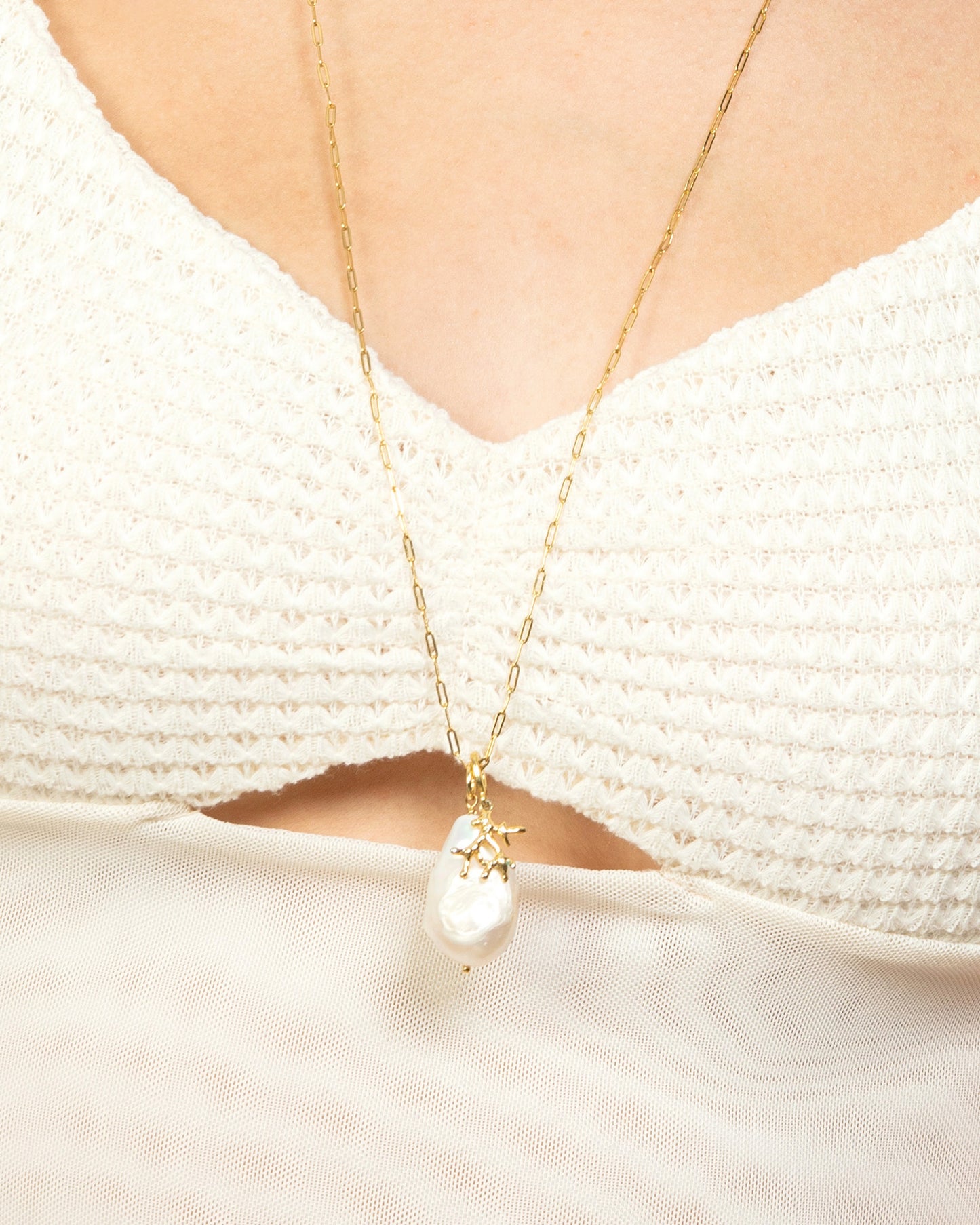 BAROQUE PEARL PENDANT NECKLACE